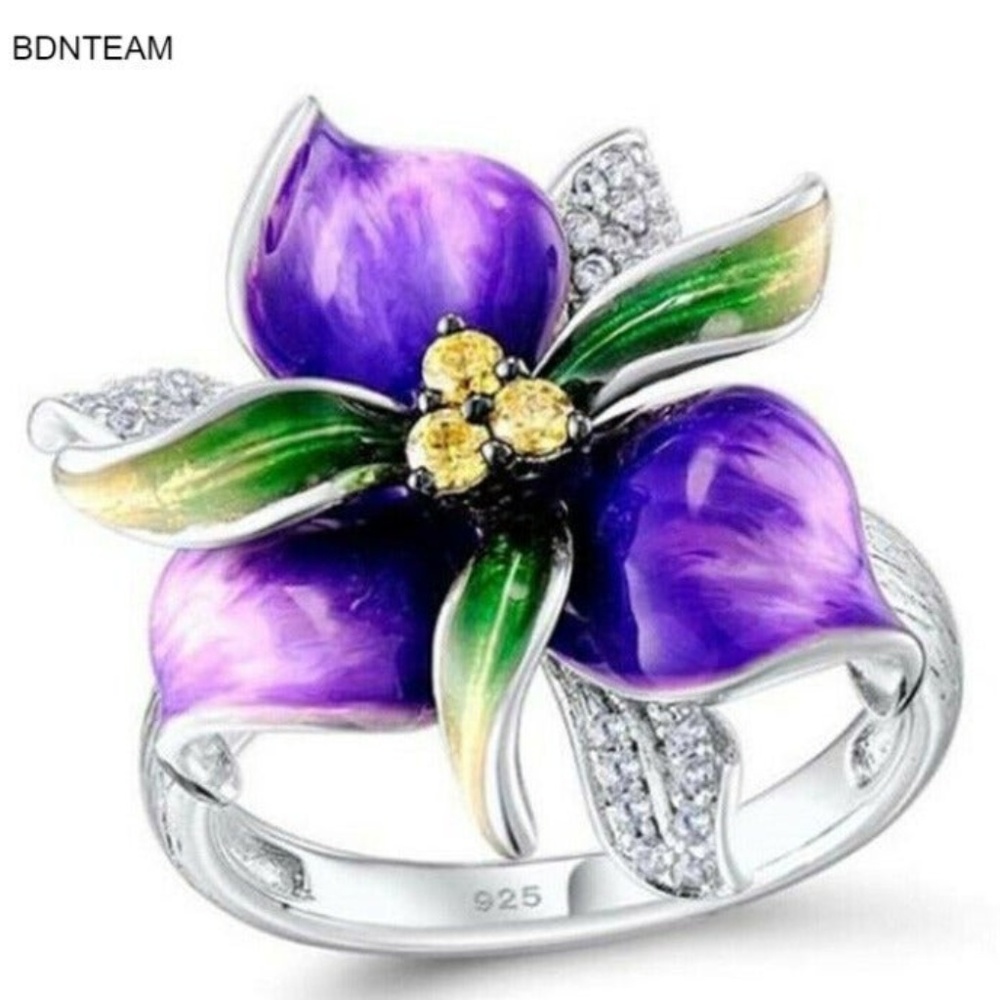 NWOT Women 925 Flower Silver Ring
